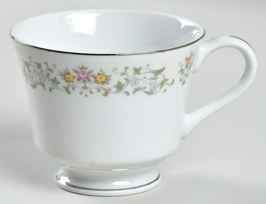 Petit Fleur Footed Cup by Rose (Japan)-1