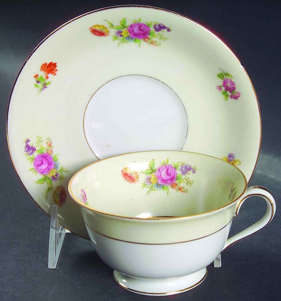 RO9 Footed Cup & Saucer Set by Rose (Japan)-1