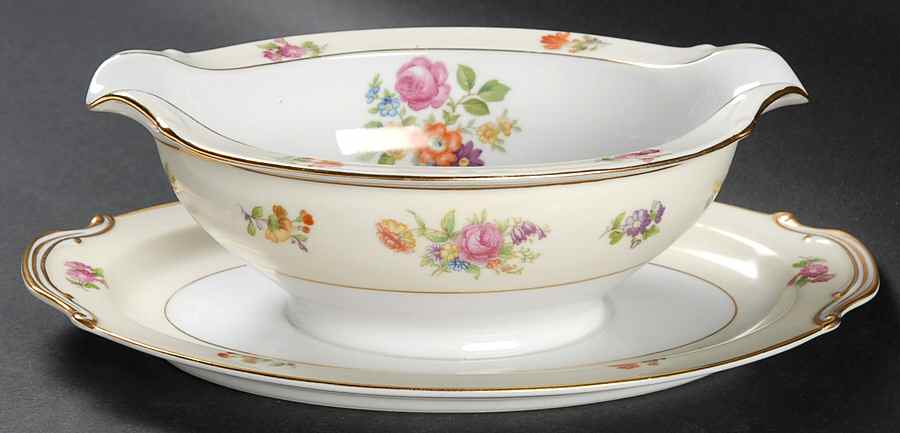 RO9 Gravy Boat with Attached Underplate by Rose (Japan)-1