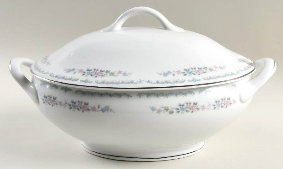Rose Villa Oval Tureen & Lid by Rose (Japan)-1