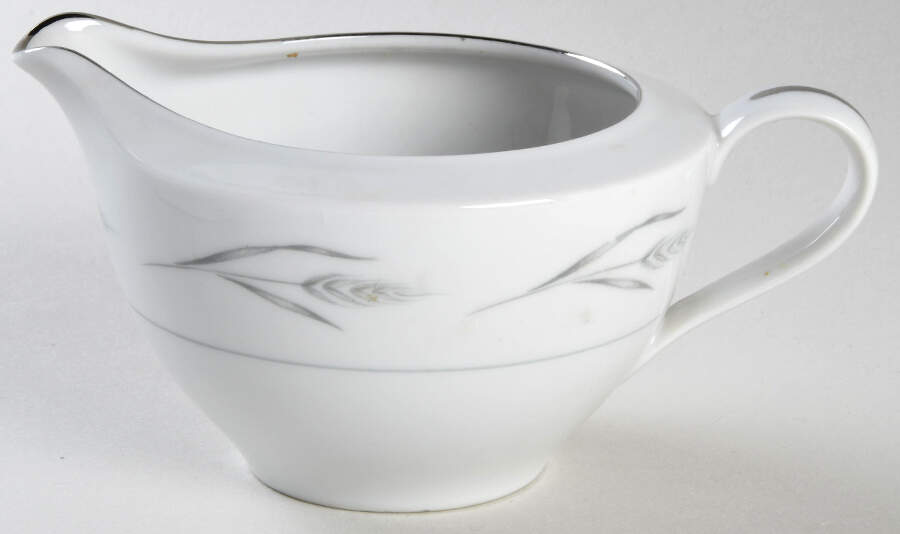 Serene Creamer by Rose (Japan)-1