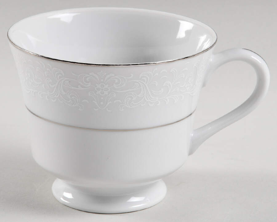 Spanish Lace Footed Cup by Rose (Japan)-1
