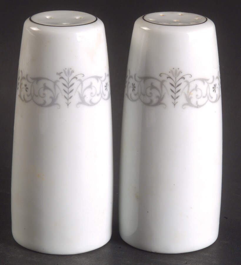 Ulrica Salt & Pepper Set by Rose (Japan)-1