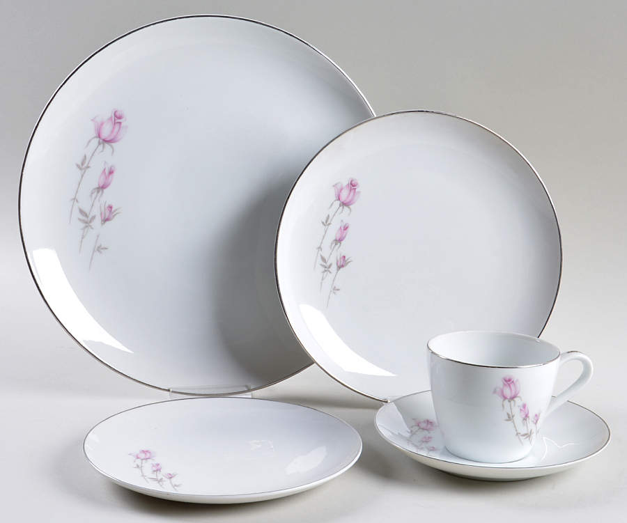 We Three 5 Piece Place Setting by Rose (Japan)-1