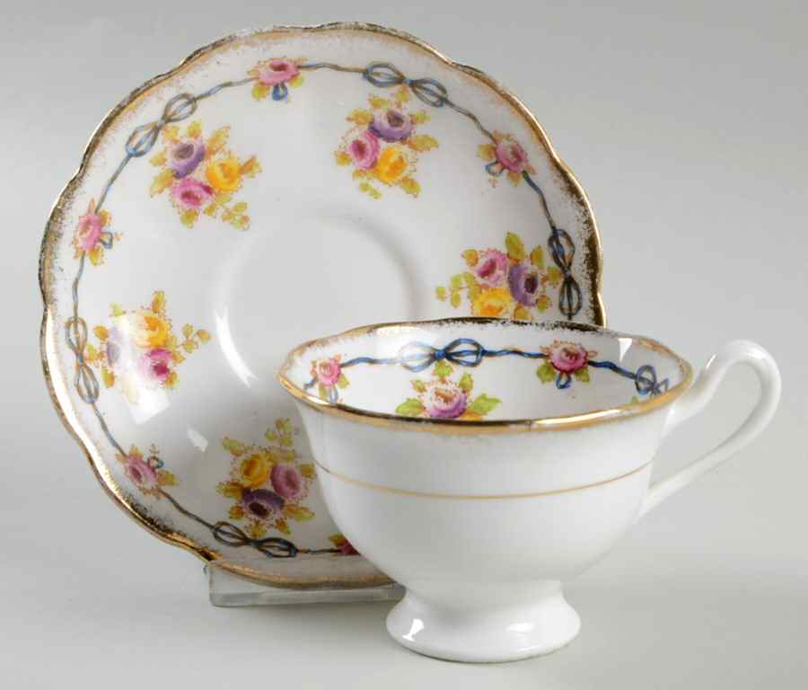 8374 Footed Cup & Saucer Set by Royal Albert-1