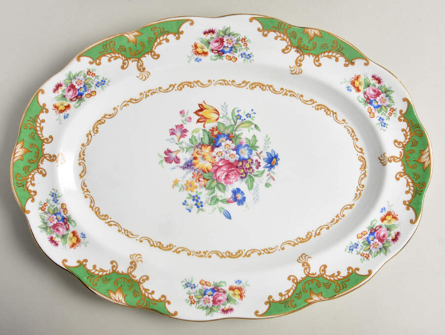 Albany Green 13" Oval Serving Platter by Royal Albert-1