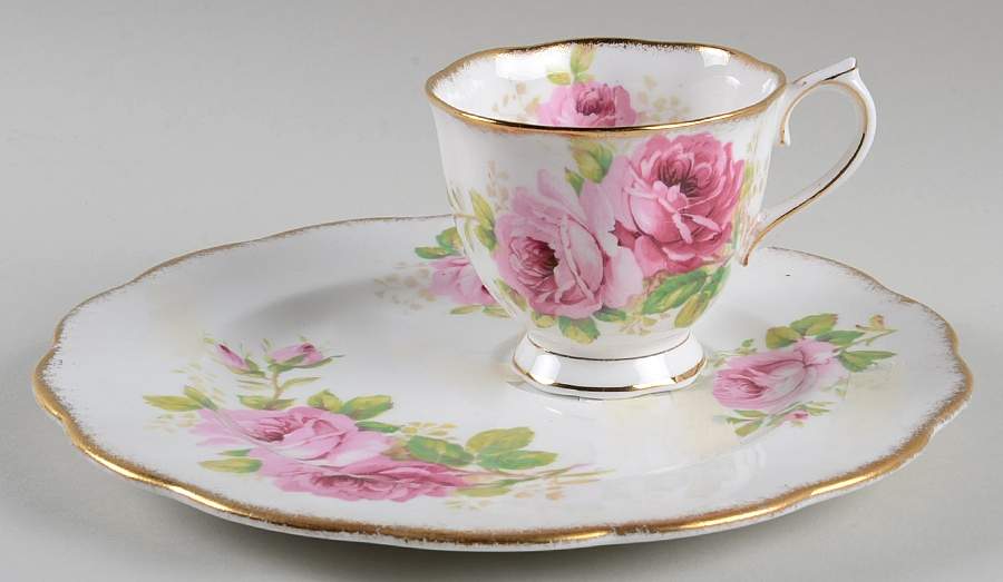 American Beauty (White Background) Snack Plate & Cup Set by Royal Albert-1