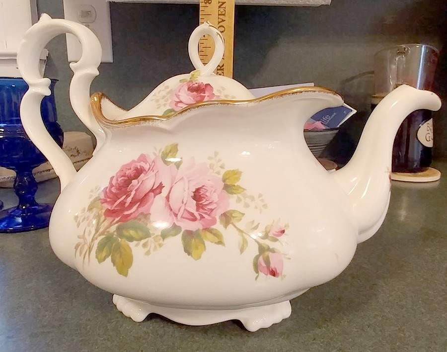 American Beauty (White Background) Teapot & Lid by Royal Albert-1