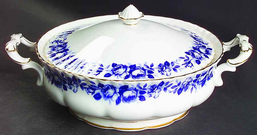 Aristocrat Round Covered Vegetable by Royal Albert-1