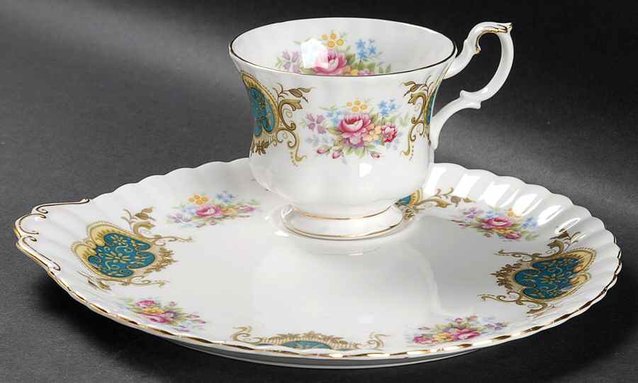 Berkeley Snack Plate & Cup Set by Royal Albert-1