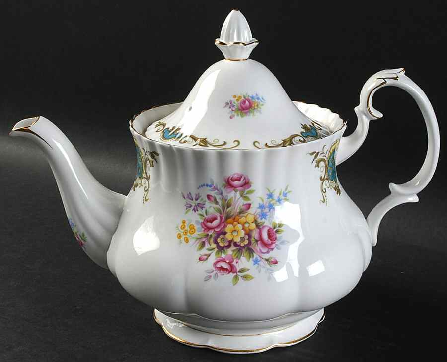 Berkeley Teapot & Lid by Royal Albert-1