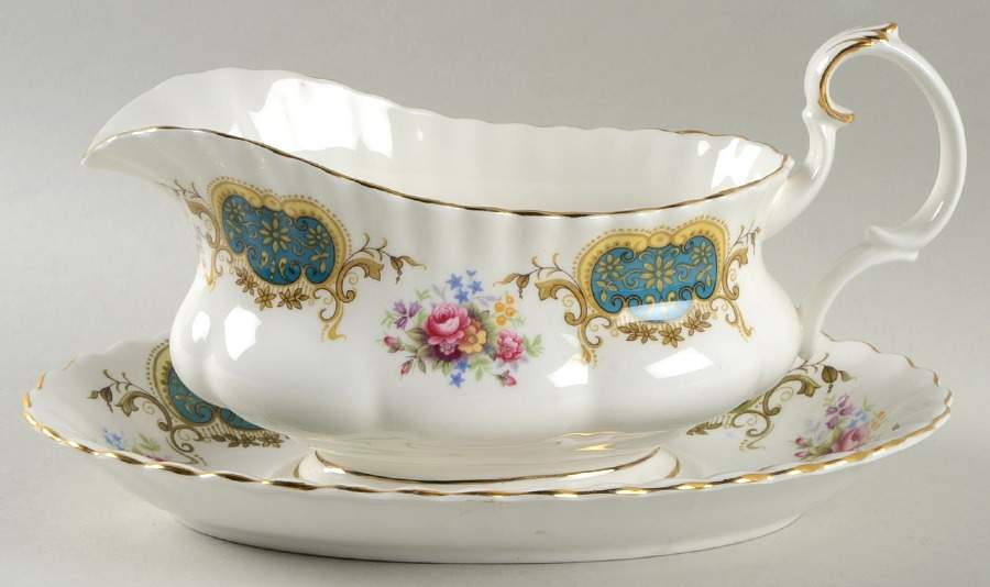 Berkeley Gravy Boat & Underplate by Royal Albert-1