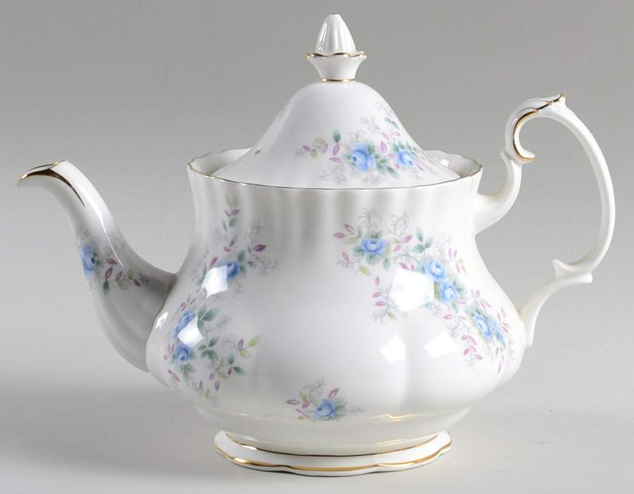 Blue Blossom Small Teapot & Lid by Royal Albert-1