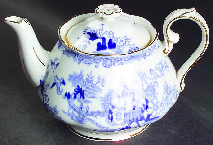 Blue Willow Mini Teapot & Lid by Royal Albert-1