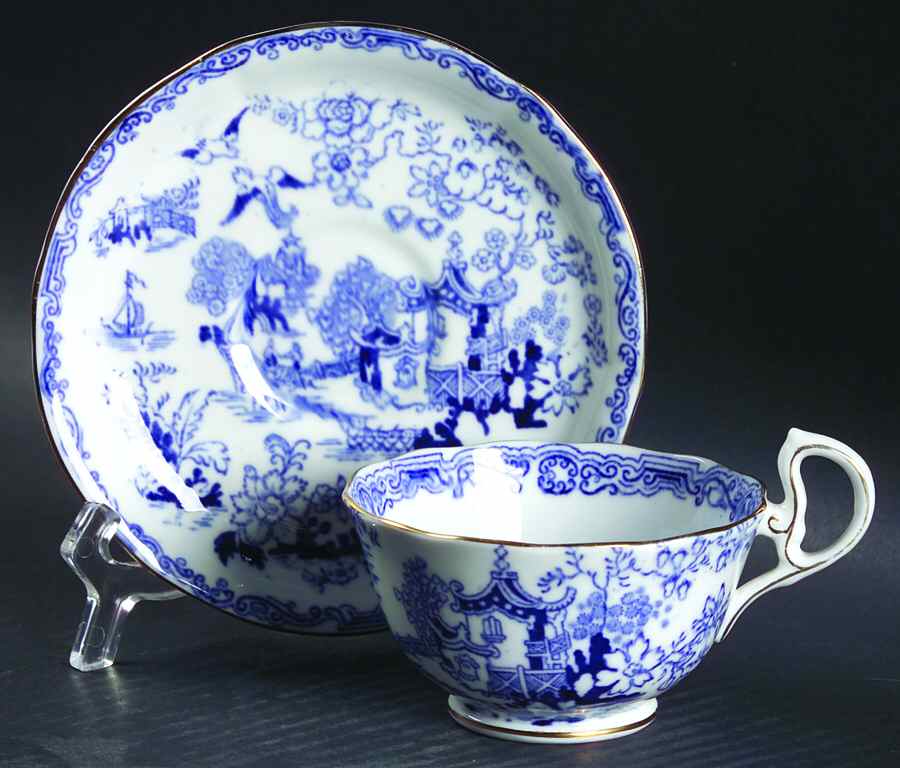 Blue Willow Footed Cup & Saucer Set by Royal Albert-1