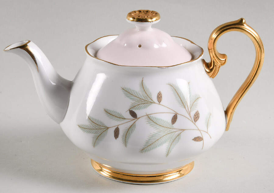 Braemar Mini Teapot & Lid by Royal Albert-1