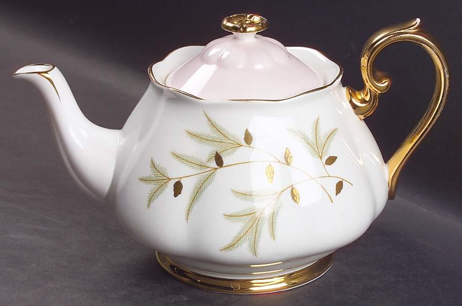 Braemar Teapot & Lid by Royal Albert-1