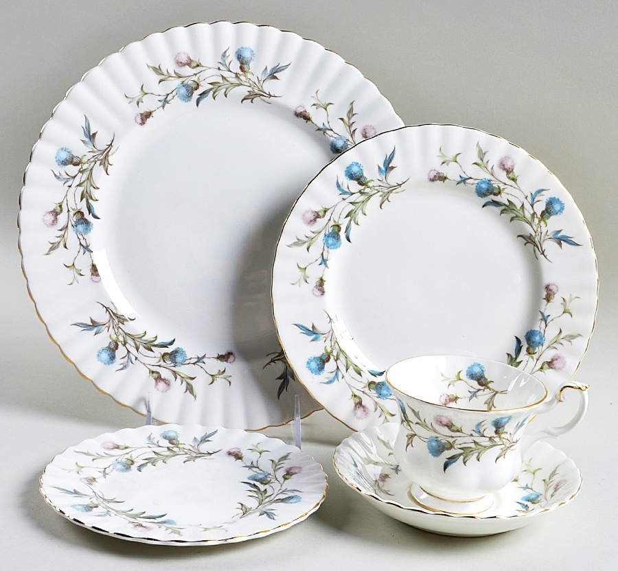 Brigadoon 5 Piece Place Setting by Royal Albert-1