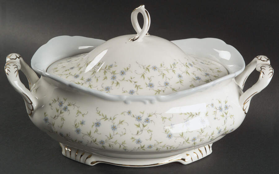 Caroline Oval Covered Vegetable by Royal Albert-1