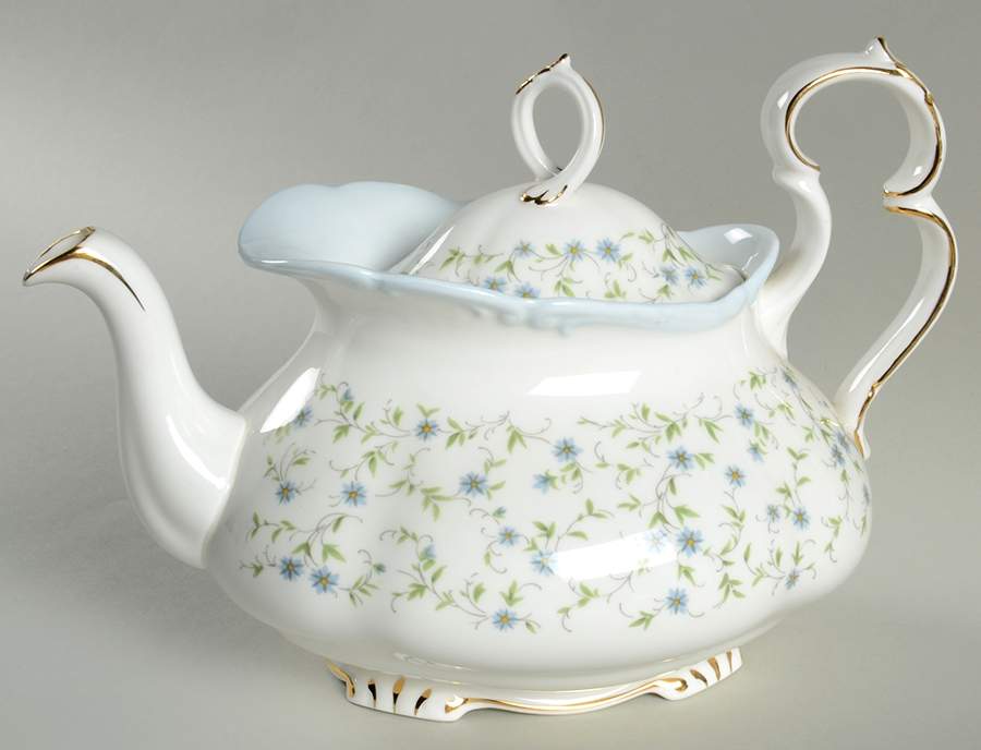 Caroline Teapot & Lid by Royal Albert-1