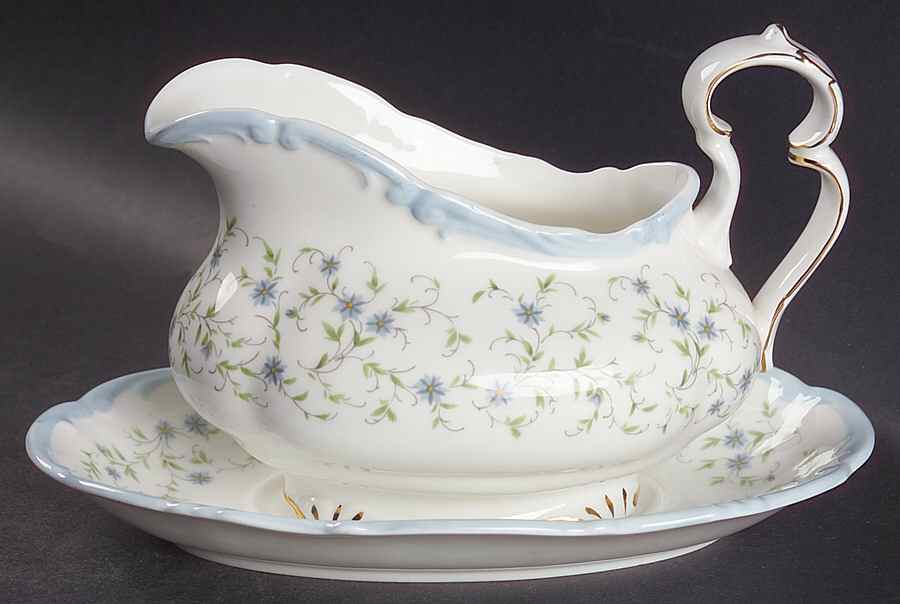Caroline Gravy Boat & Underplate by Royal Albert-1