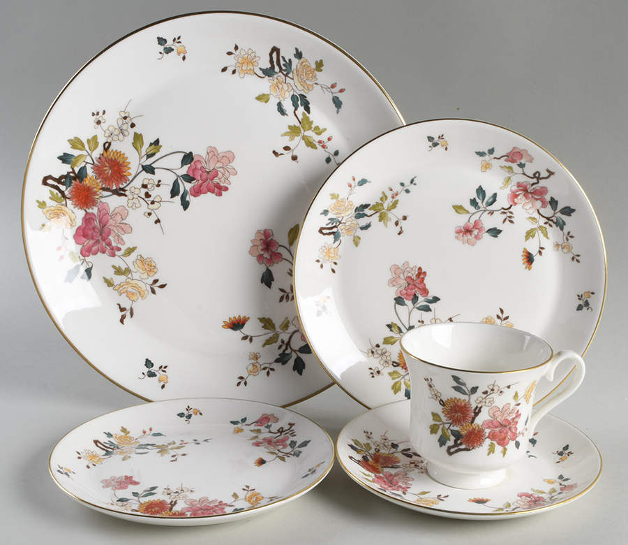 China Garden 5 Piece Place Setting by Royal Albert-1