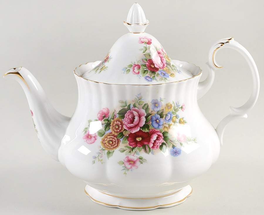 Chelsea Garden Teapot & Lid by Royal Albert-1