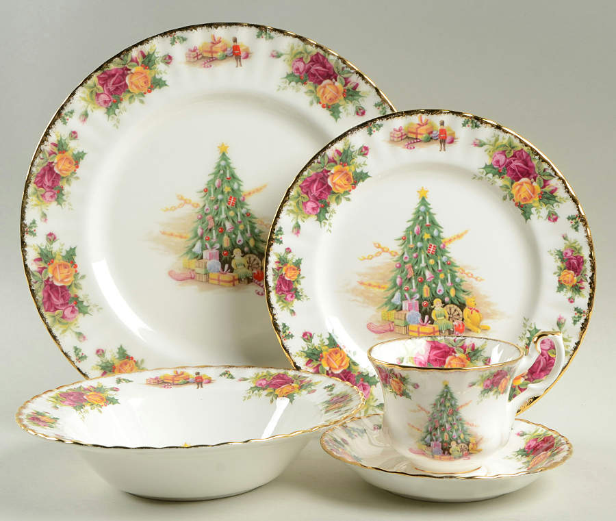 Christmas Magic 5 Piece Place Setting by Royal Albert-1