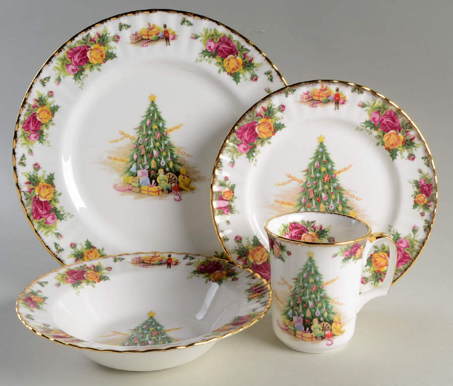 Christmas Magic 4 Piece Place Setting by Royal Albert-1