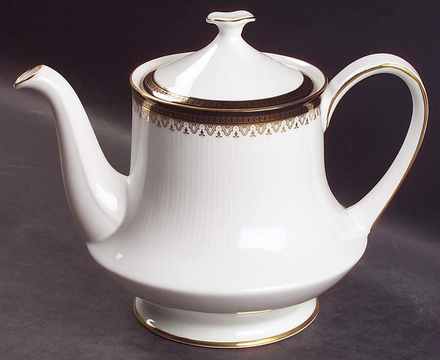 Clarence Teapot & Lid by Royal Albert-1