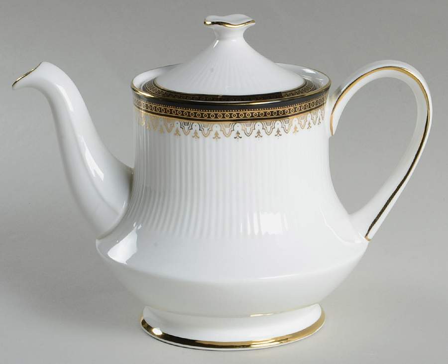 Clarence Mini Teapot & Lid by Royal Albert-1