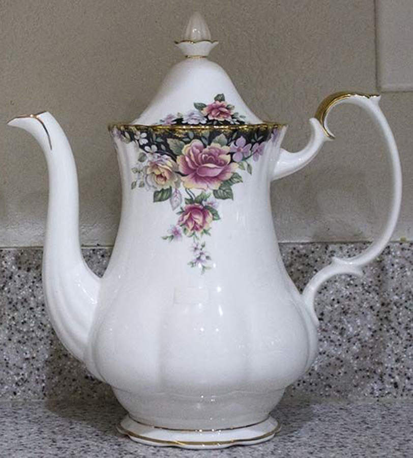 Concerto Coffee Pot & Lid by Royal Albert-1