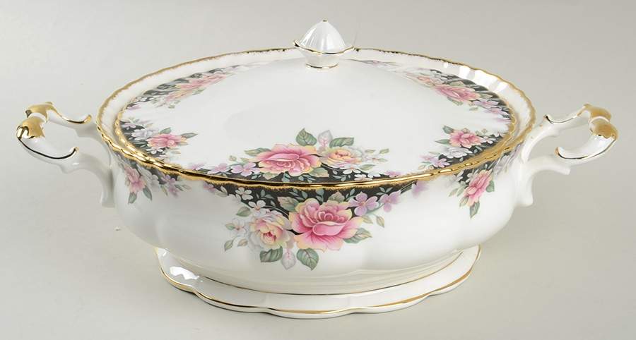 Concerto Round Covered Vegetable by Royal Albert-1