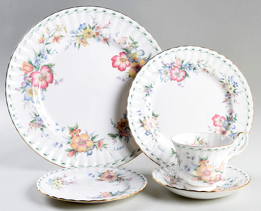 Constance 5 Piece Place Setting by Royal Albert-1
