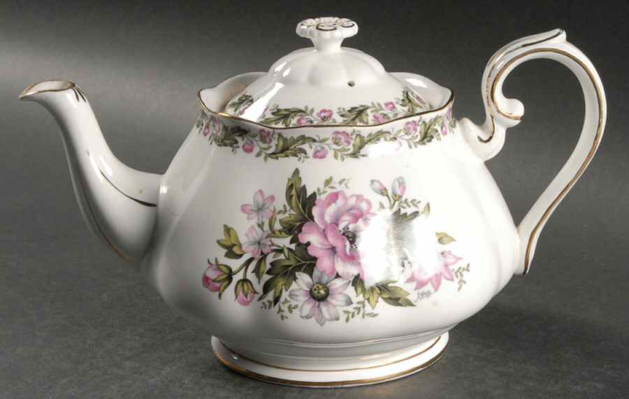 Cotswold Teapot & Lid by Royal Albert-1