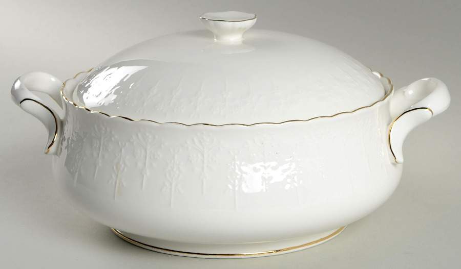 Daybreak Round Covered Vegetable by Royal Albert-1