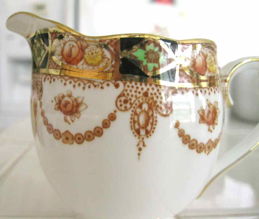 Devon Black (Scalloped) Creamer by Royal Albert-1