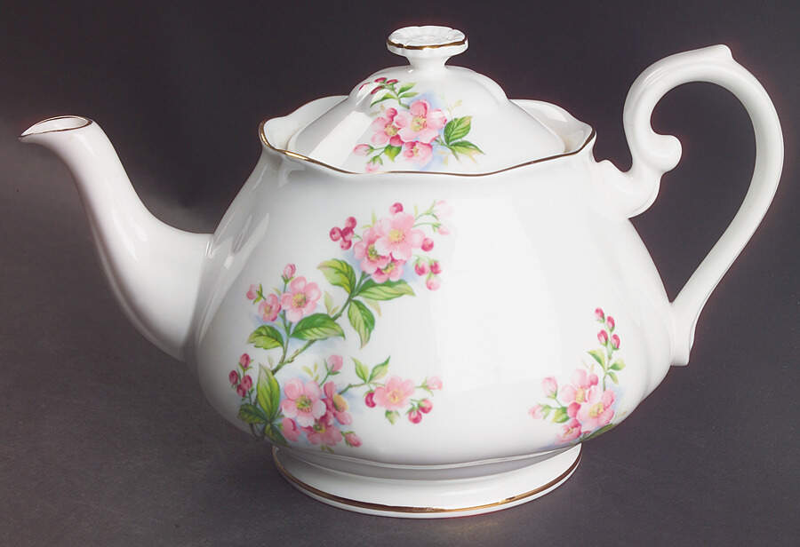 Evesham (Apple Blossoms) Teapot & Lid by Royal Albert-1