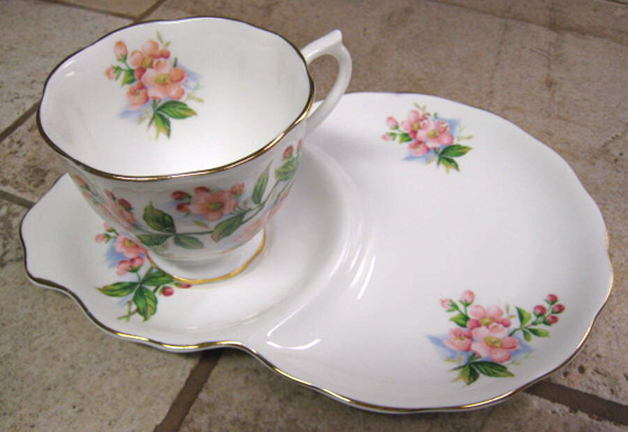 Evesham (Apple Blossoms) Snack Plate & Cup Set by Royal Albert-1