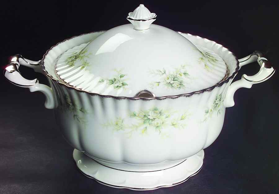 First Love (Montrose) Tureen &  Lid by Royal Albert-1