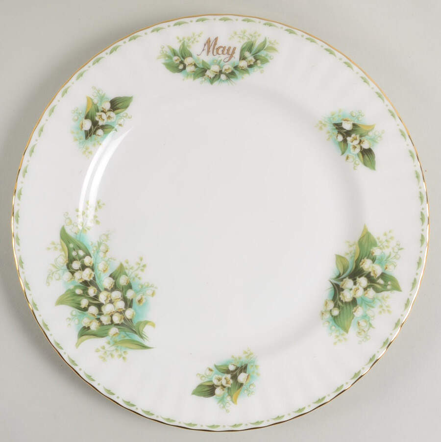 Flower of The Month (Newer, Montrose) Dinner Plate by Royal Albert-1
