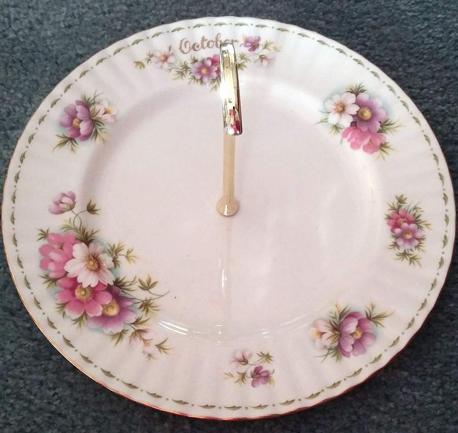 Flower of The Month (Newer, Montrose) Round Serving Plate with Handle (DP) by Royal Albert-1