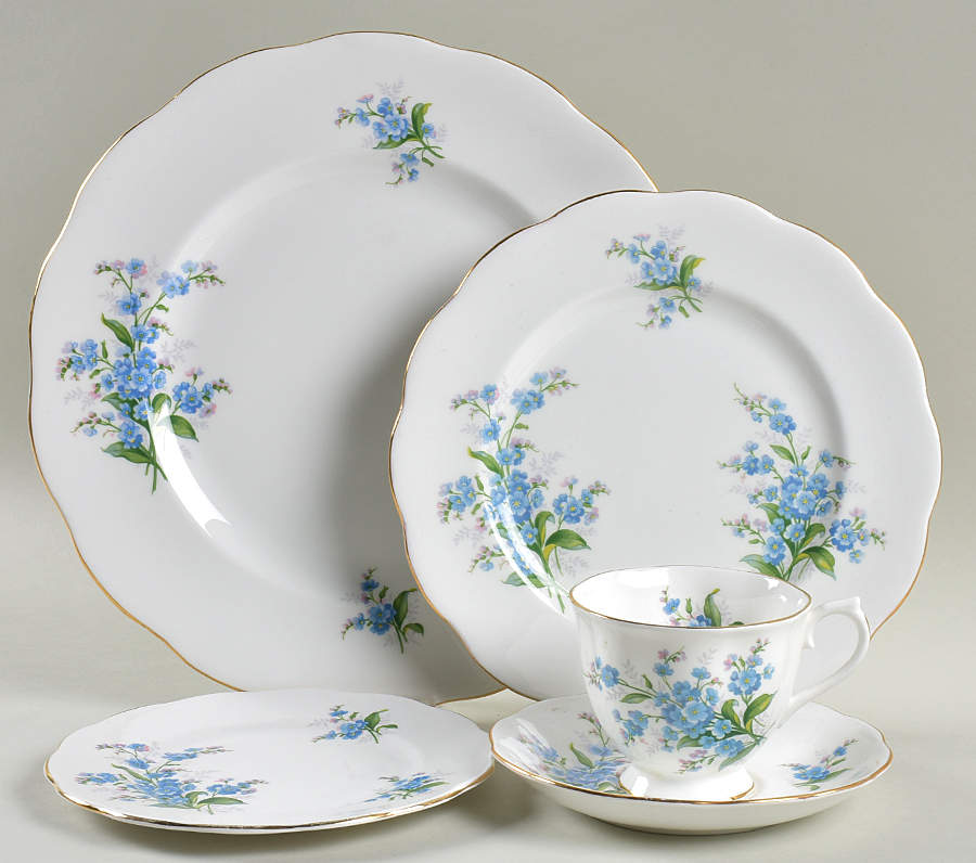 Forget Me Not 5 Piece Place Setting by Royal Albert-1