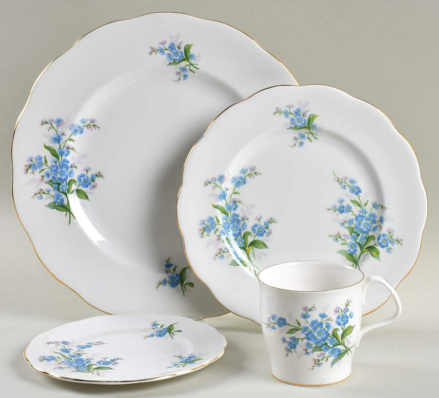 Forget Me Not 4 Piece Place Setting by Royal Albert-1