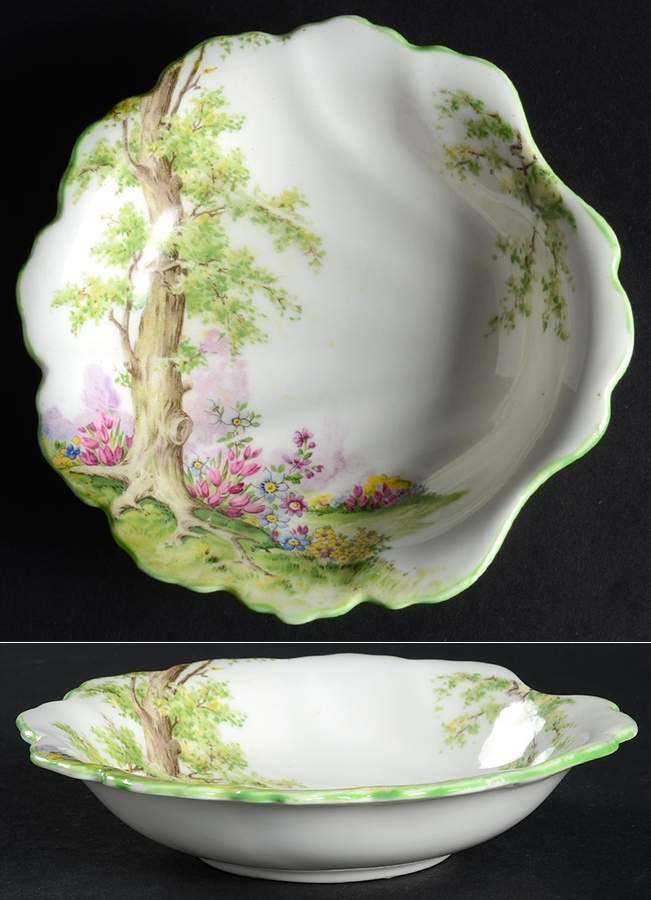 Greenwood Tree (Green Trim) 5" Shell Shaped Dish by Royal Albert-1