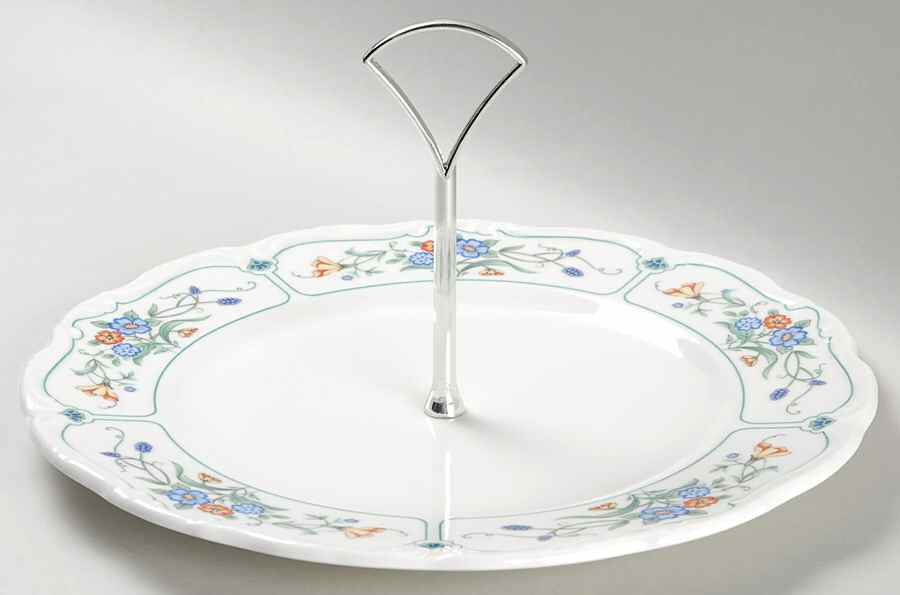 Hamlyn Round Serving Plate with Handle (DP) by Royal Albert-1