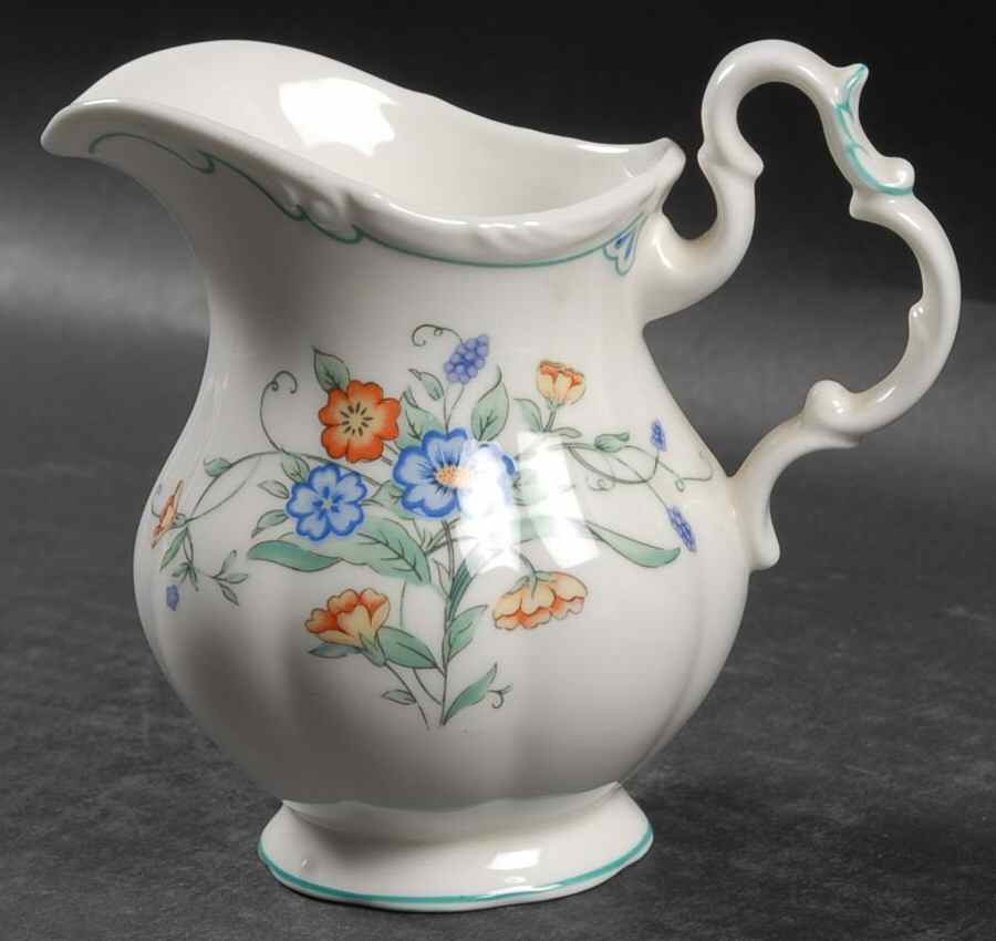 Hamlyn Creamer by Royal Albert-1