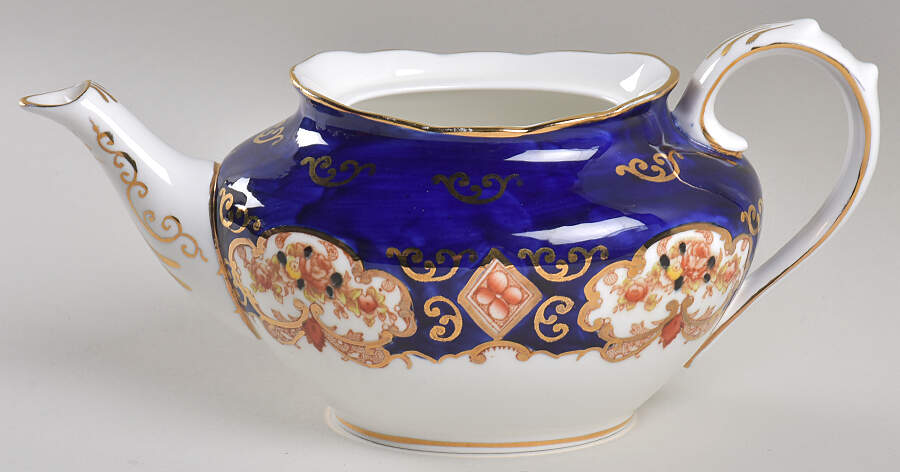 Heirloom (Bone China Stamp) Small Teapot No Lid by Royal Albert-1