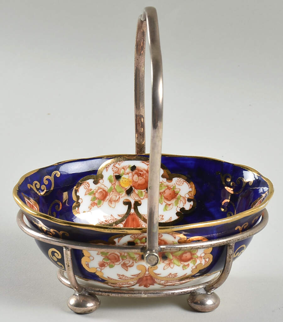 Heirloom (Bone China Stamp) 4" Oval Nut Dish W/Metal Stand by Royal Albert-1