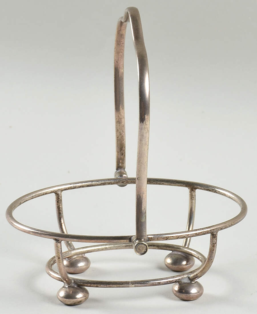 Heirloom (Bone China Stamp) metal stand for 4" oval nut dish by Royal Albert-1